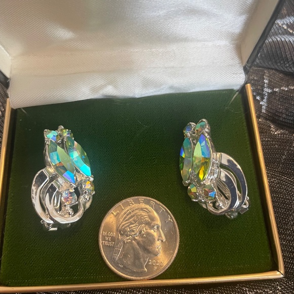 Vintage Aurora Borealis Style Crystal Clip-On Earrings - Picture 3 of 6